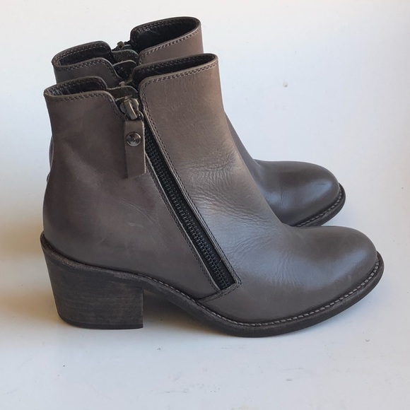 agl block heel bootie